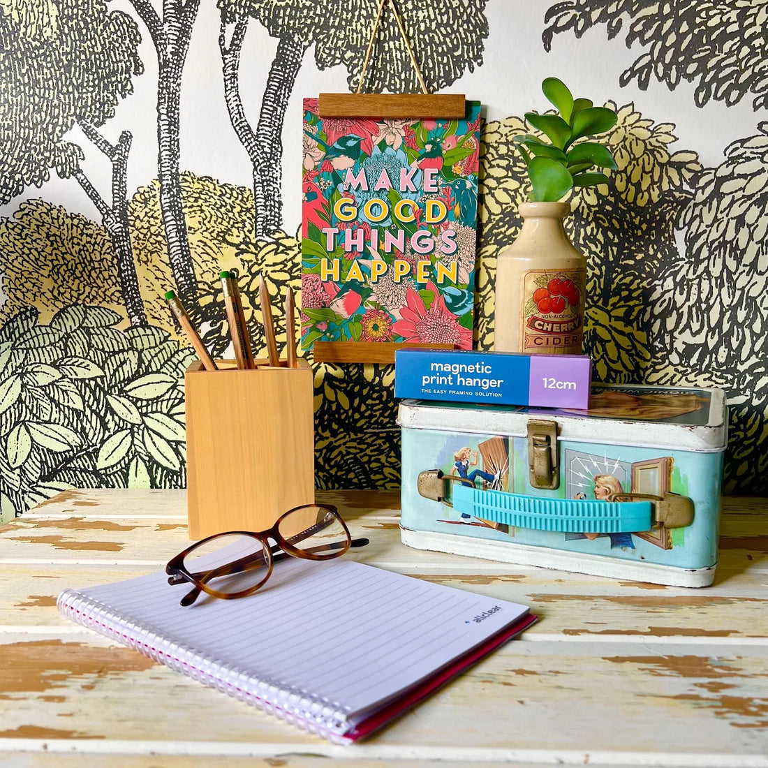 Home dweller 12cm Magnetic Print Hanger