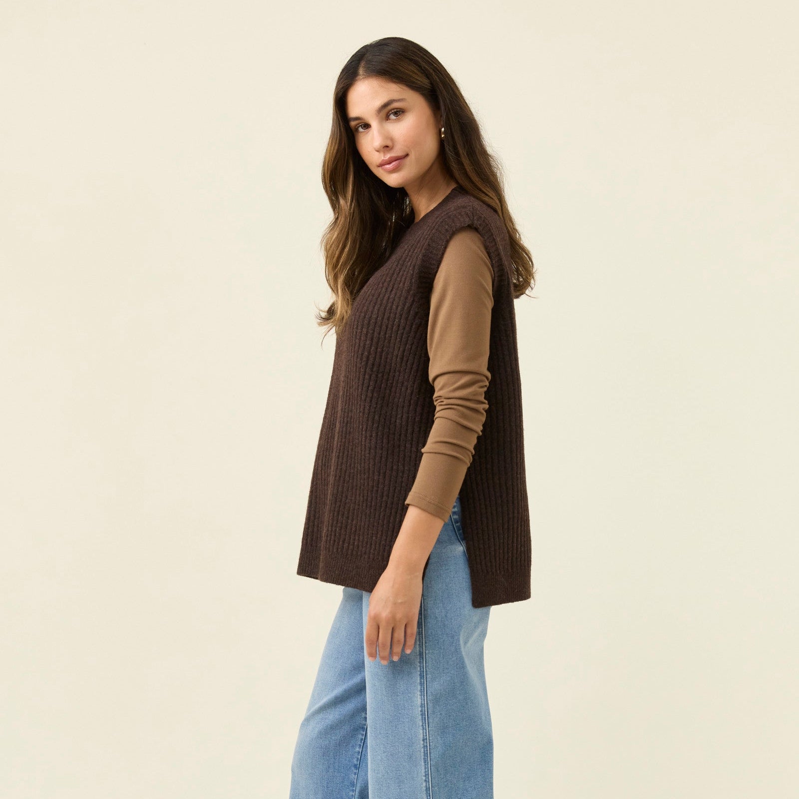 Miru Crew Knit Vest - Chocolate