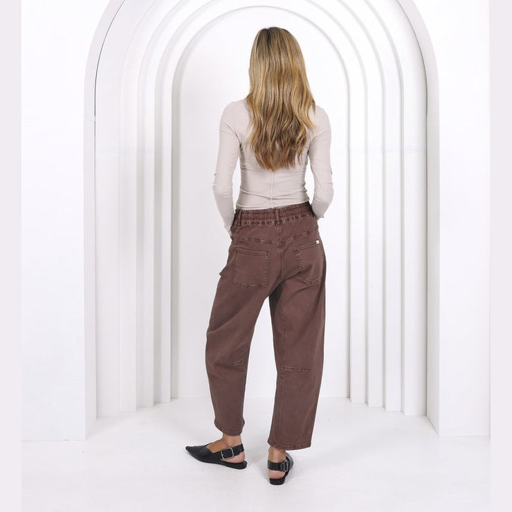 Leo Barrel Jeans - Chocolate