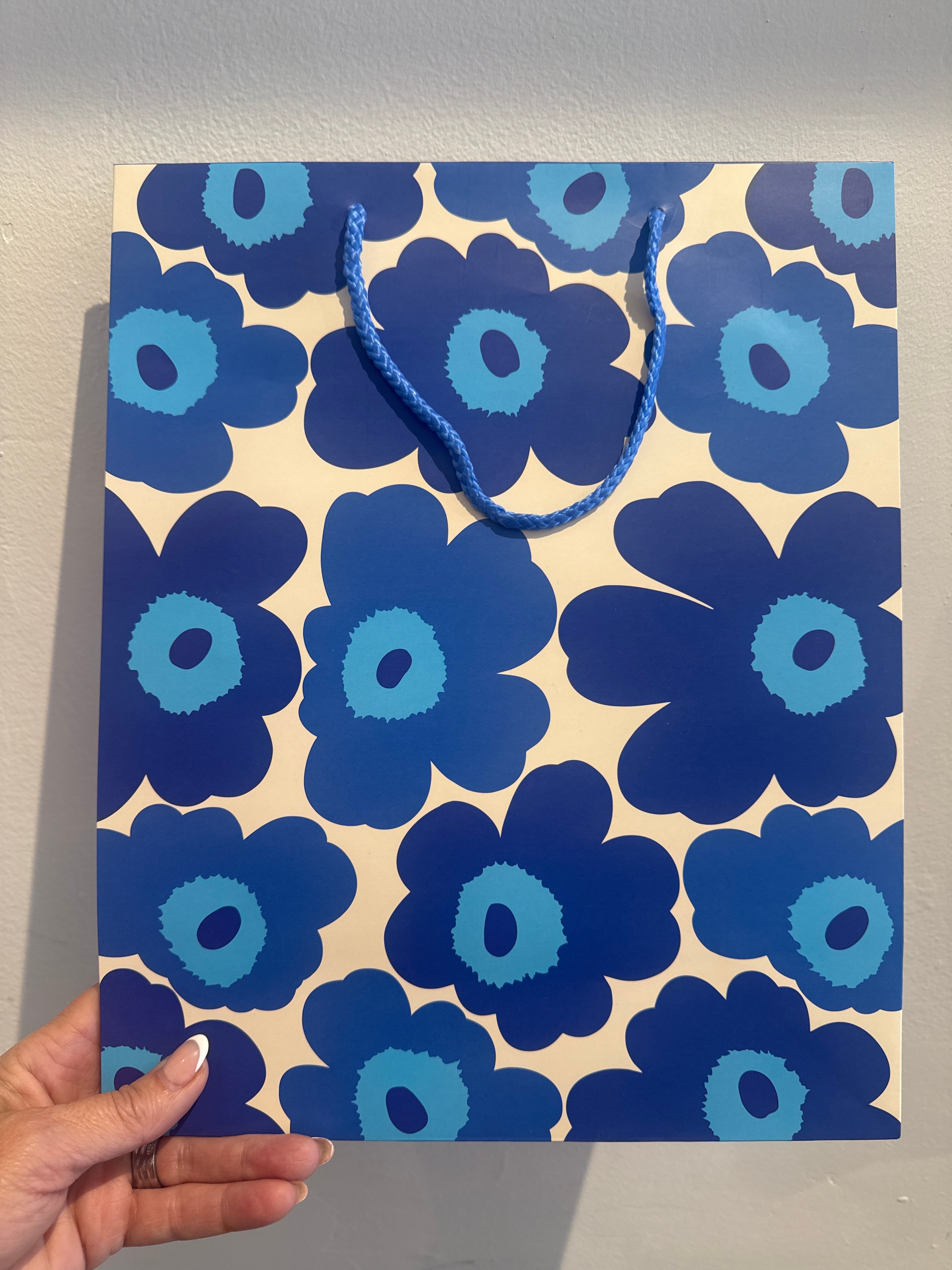 Medium Poppy Bag 26x32H