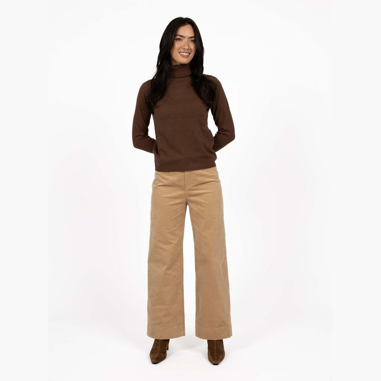 Alana Skivvy - Chocolate