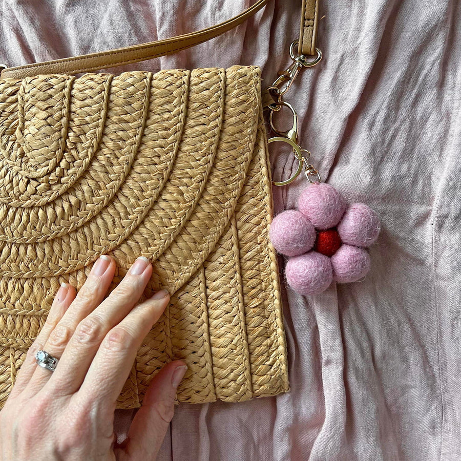Felt Flower Keychain - Pink / home dweller