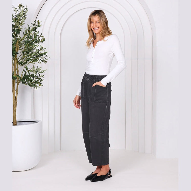 Toni Barrel Jeans - Black