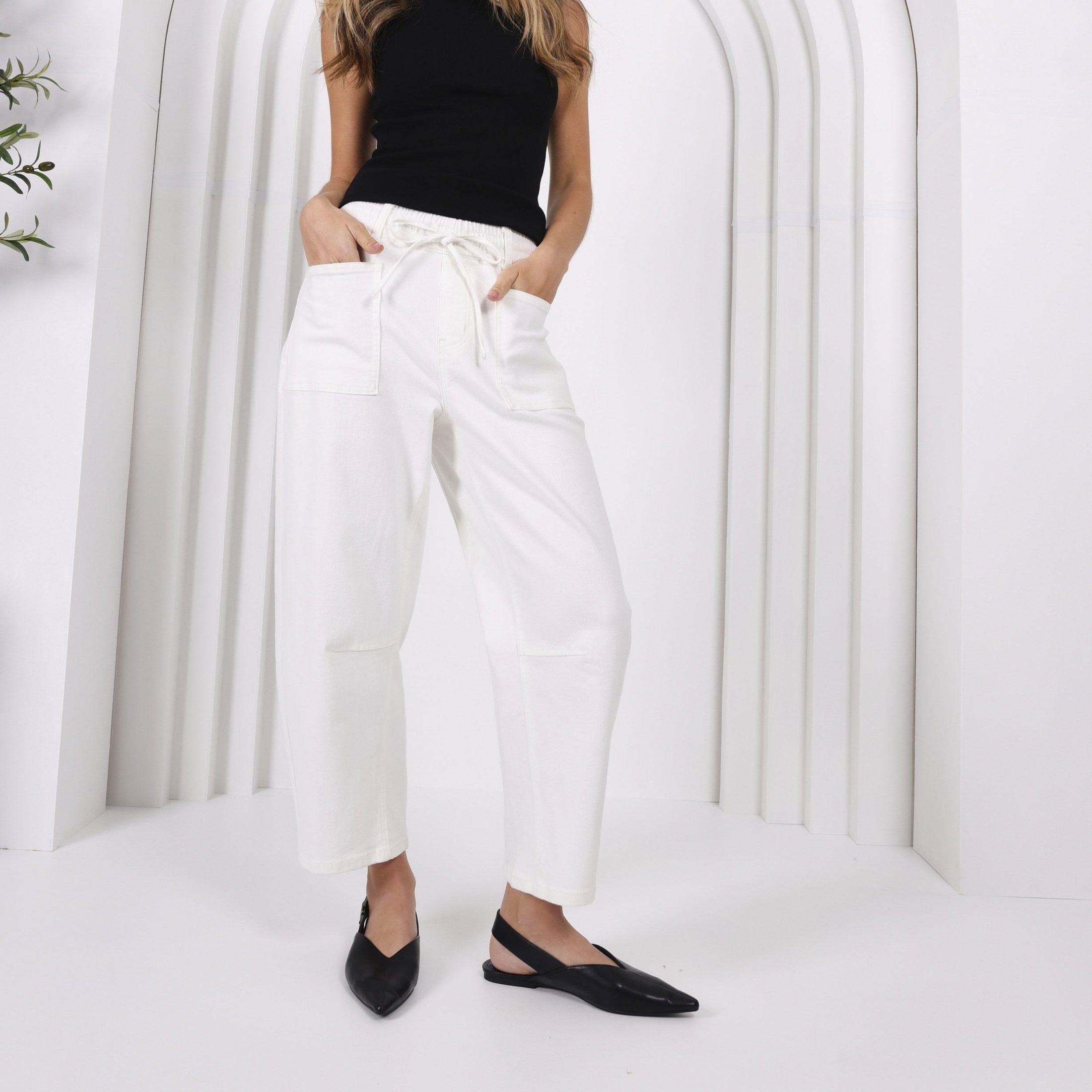 Leo Barrel Jeans - White