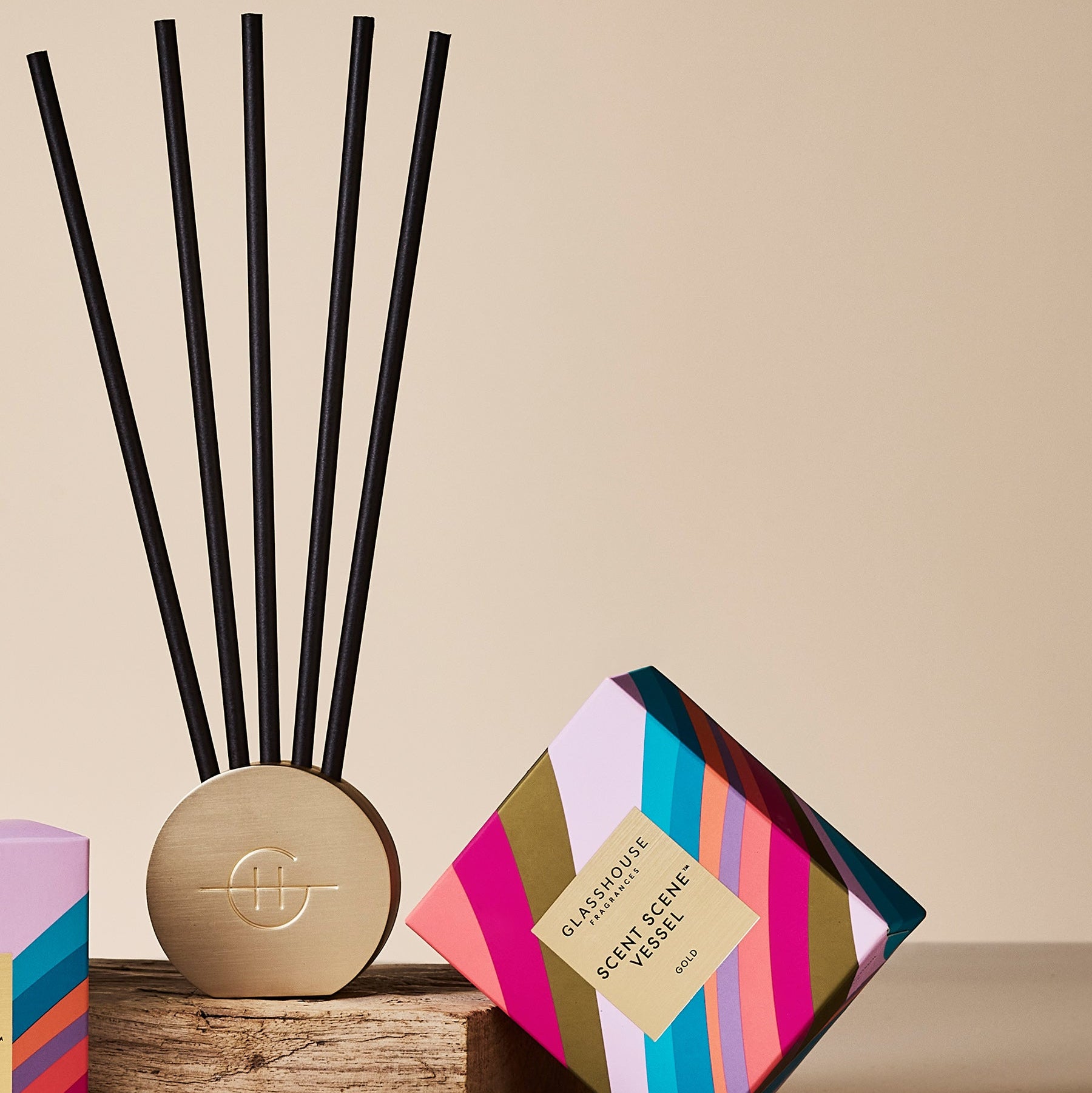 SCENT SCENE™ STAND - Gold Vessel
