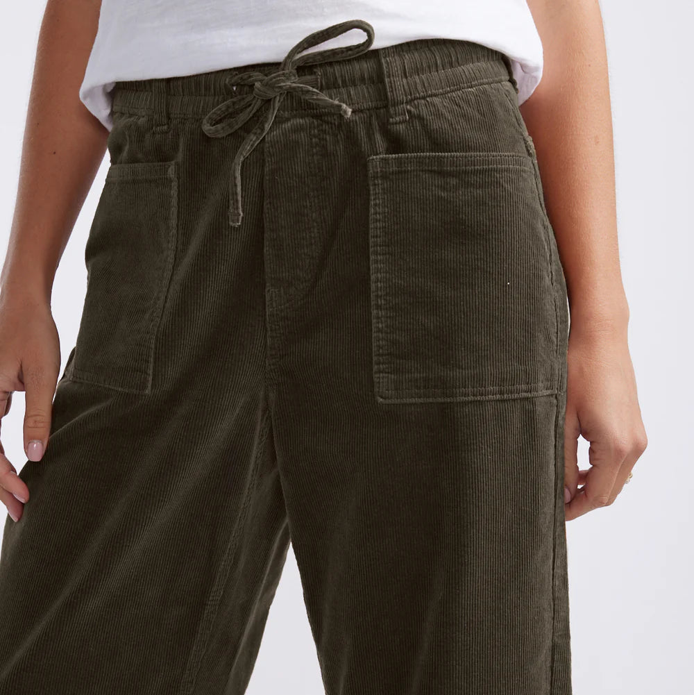 Leo Barrel Jeans - Forest Moss