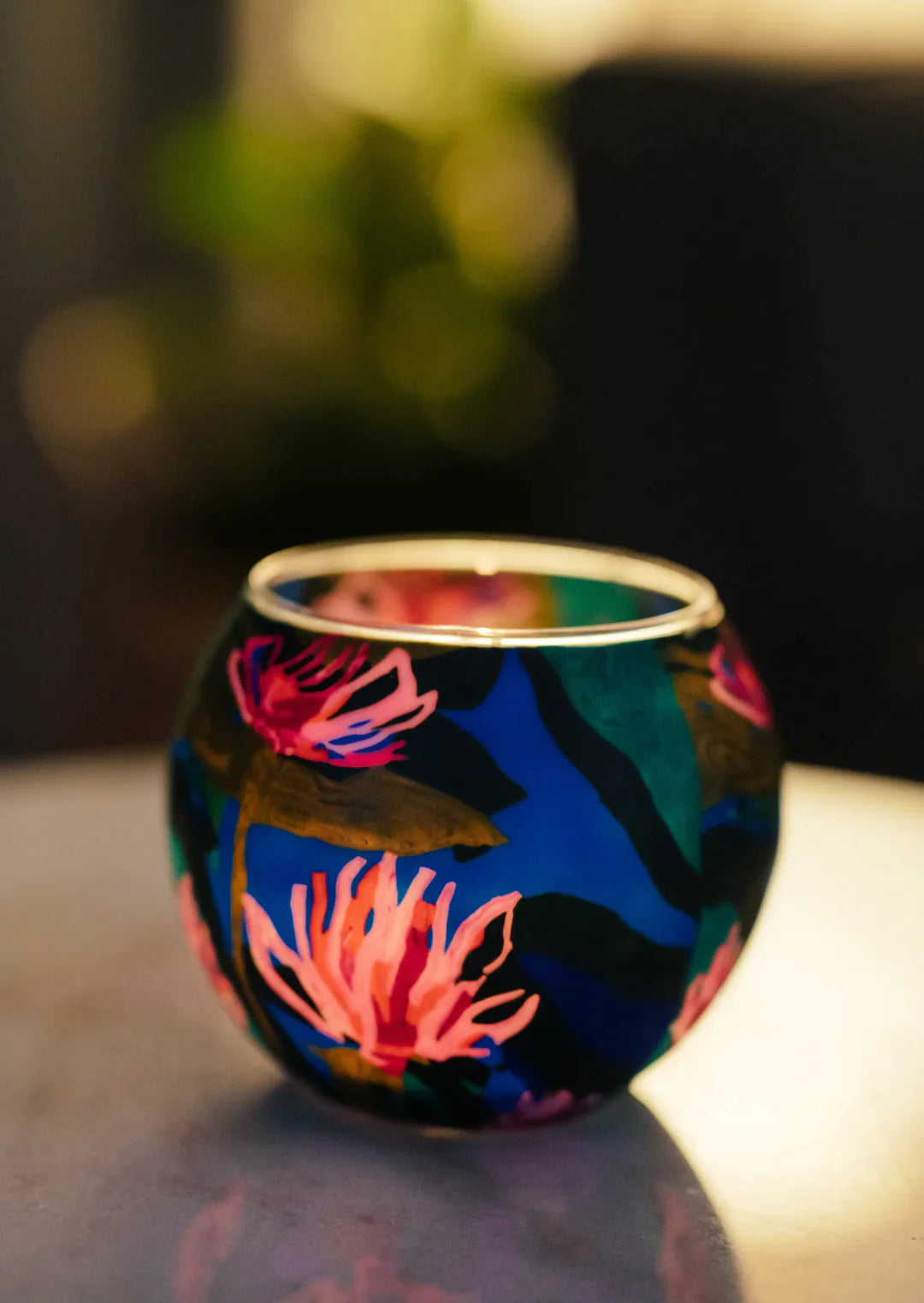 Lily Tealight Candle Holder